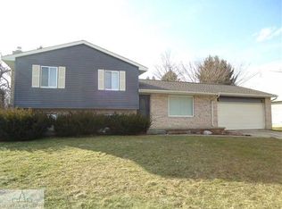 1003 Sheldon Row, Charlotte, MI 48813