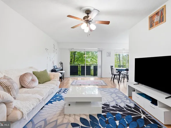 3100 S Manchester St APT 632, Falls Church, VA 22044