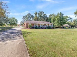 520 Callahan Dr, New Johnsonville, TN 37134