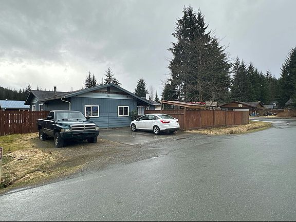 3rd image of 8620 Marilyn Ave