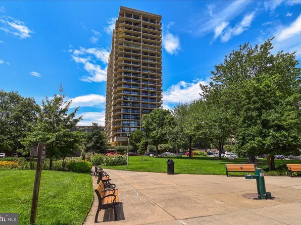 400 Madison St APT 505, Alexandria, VA 22314