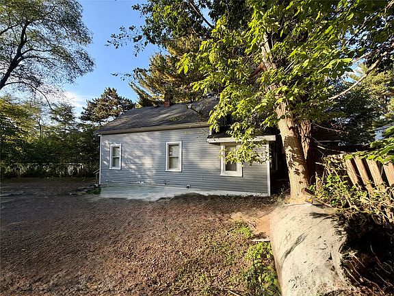 3rd image of 2519 Peebles Street