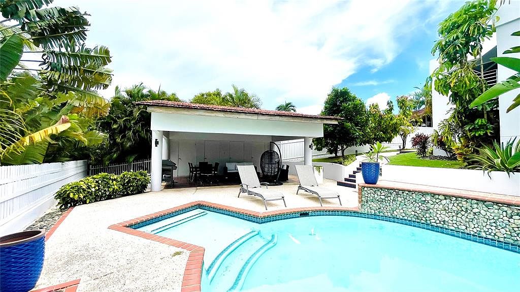 55 Reina Cristina La Villa De Torrimar, Guaynabo, PR 00969 Zillow