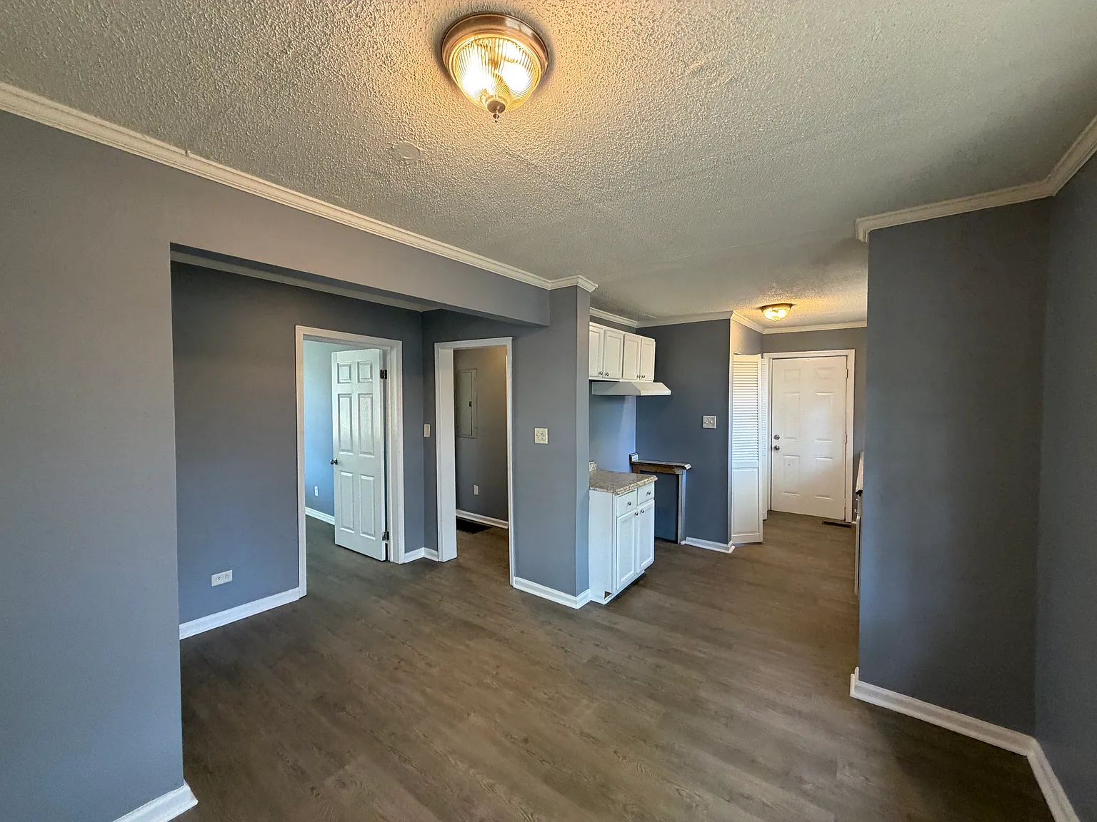 3 bed, 1231 sqft, $1,200 — Photo 2