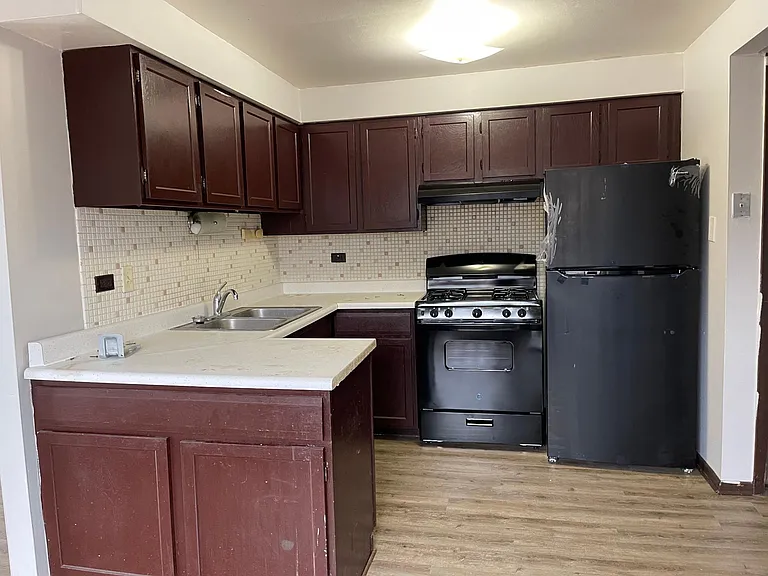 2115 176th Pl #3B — Photo 2