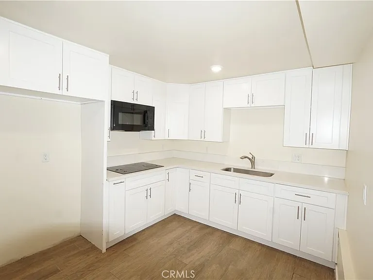 448 W 41st Pl #3/4 — Photo 24