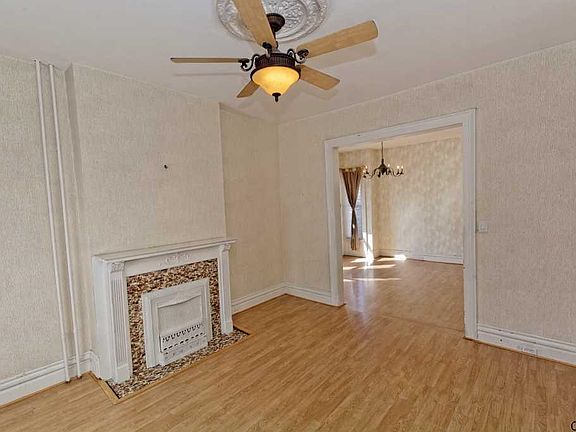 3rd image of 247 4th Ave