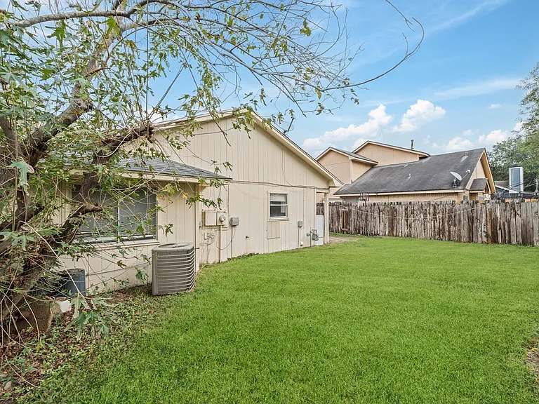20115 Raingate Ln — Photo 23