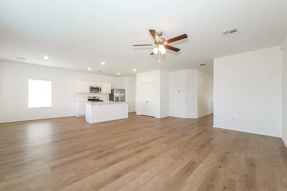 4 bed, 2.0 bath, 2065 sqft, $1,890 — Photo 4