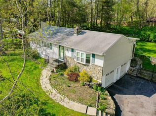 5 Albie Dr, Hyde Park, NY 12538