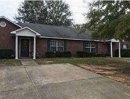 723 Yeager Ln — Photo 1