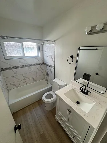 15470 Moorpark St #2 Photo 1