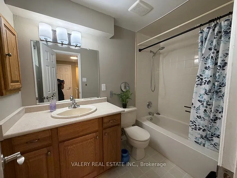 4662 Kingston Rd — Photo 4