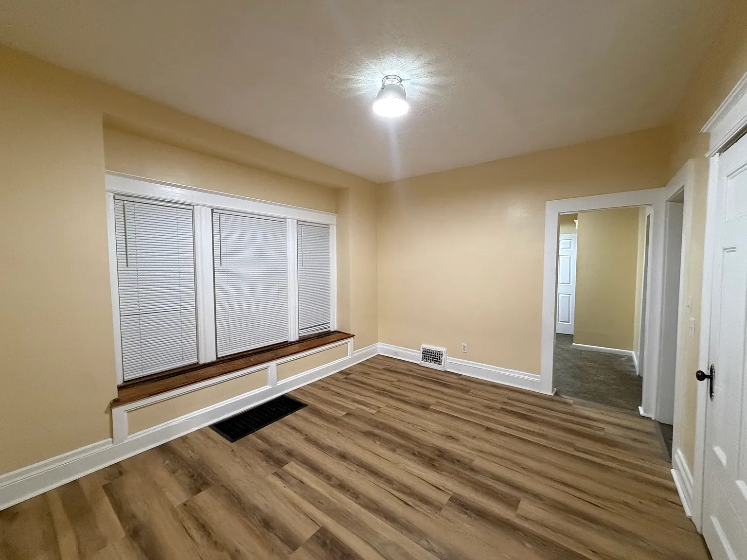 3 bed, $1,700 — Photo 2