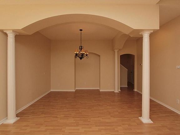 Spacious Dinning Room