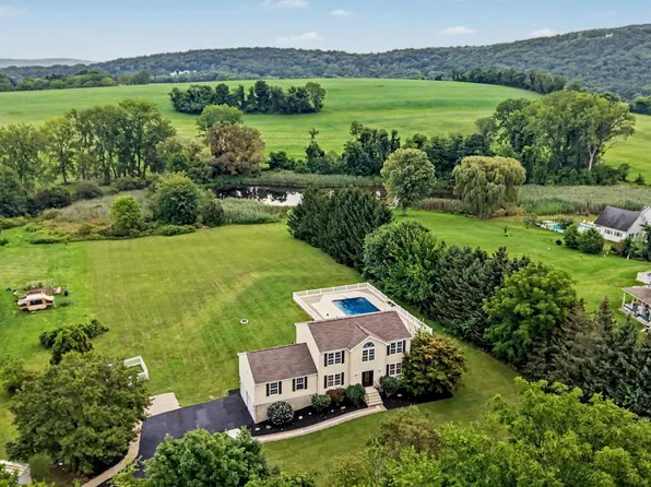 14 Storm Drive, Poughquag, NY 12570