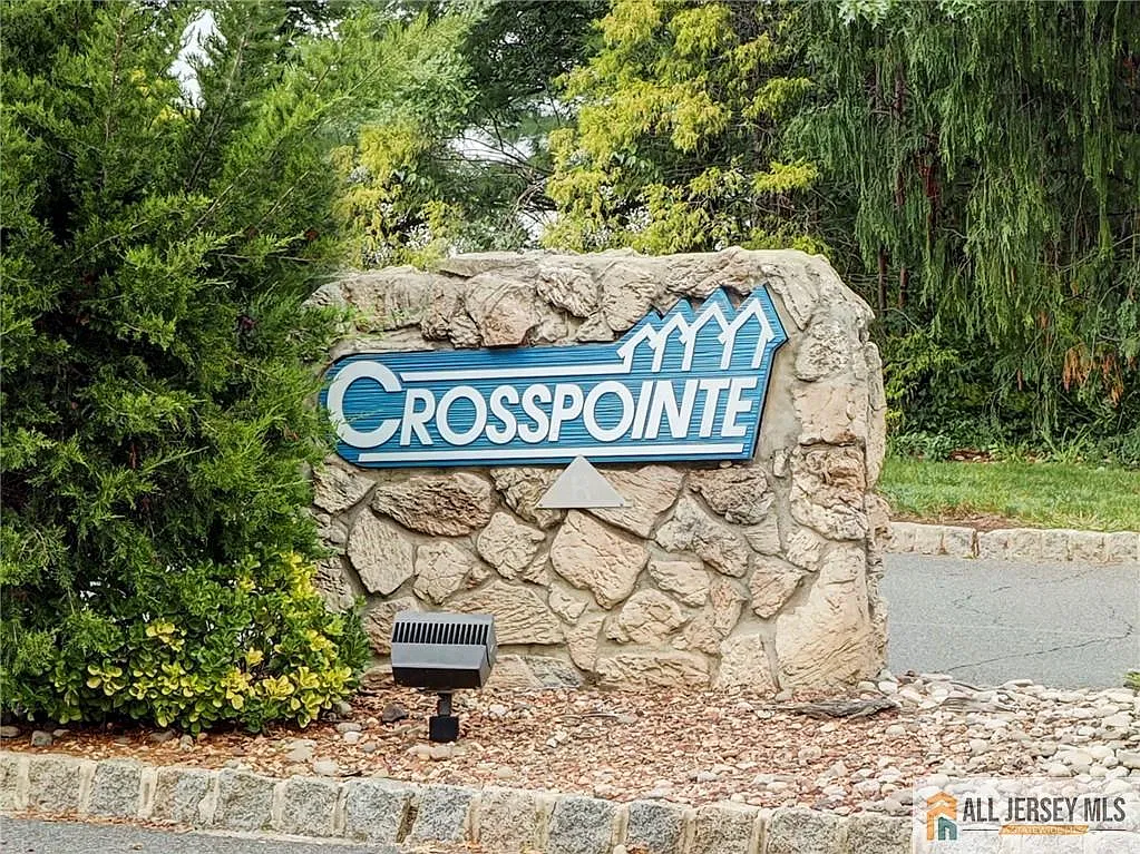 2 bed, 1.0 bath, $2,400 — Photo 1