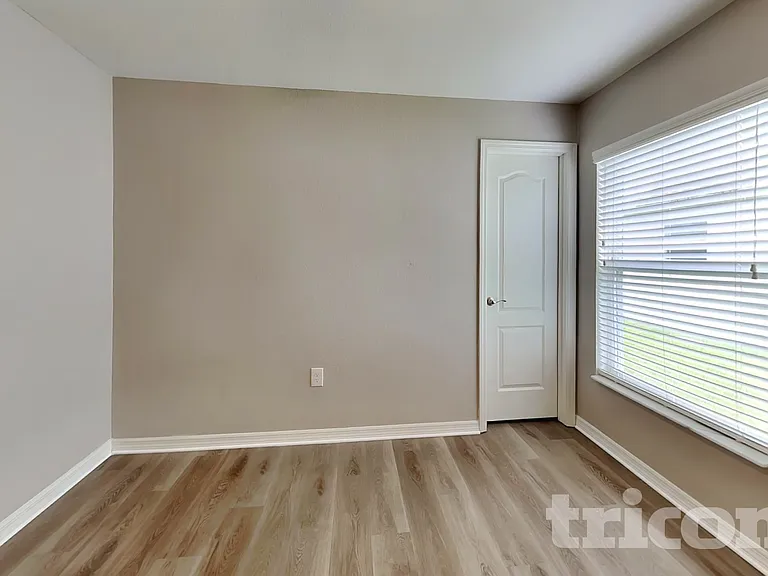 6046 Eagle Pointe Dr — Photo 13