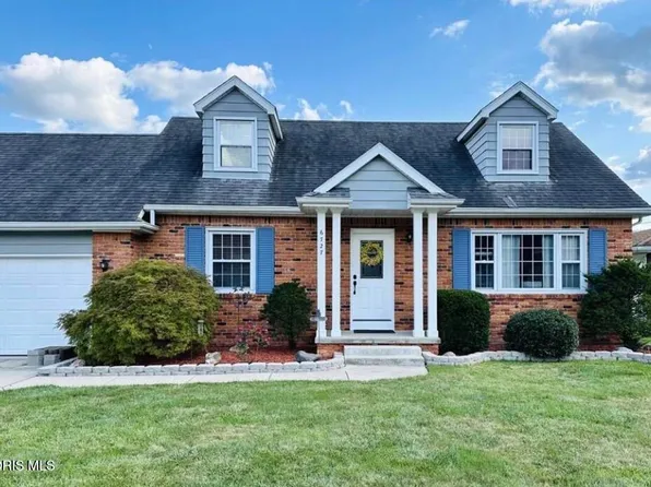 6727 Sue Ln, Maumee, OH 43537