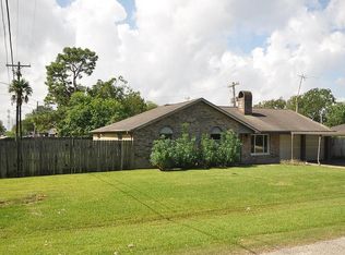 2934 Leroy St, Bacliff, TX 77518