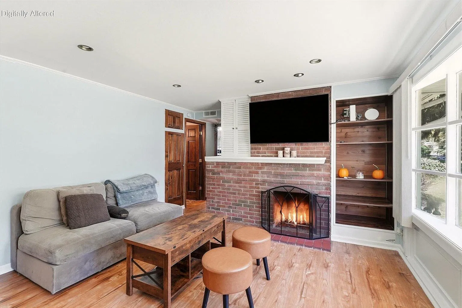 3 bed, 1.5 bath, 1136 sqft, $2,300 — Photo 4