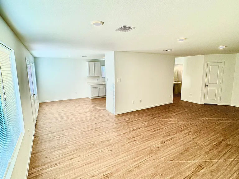 1553 San Sebastien Dr — Photo 7