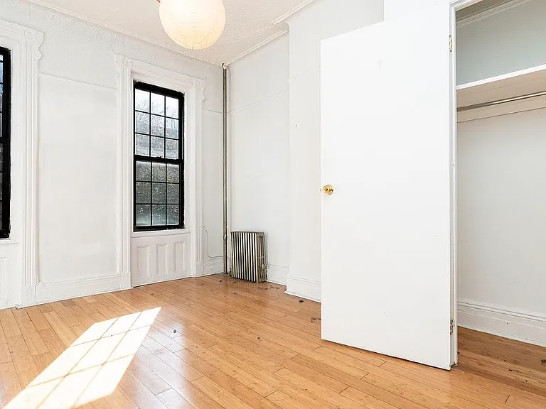 1359 Hancock St #1R — Photo 12