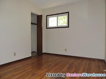 2nd image of 12133 Fergus St NE