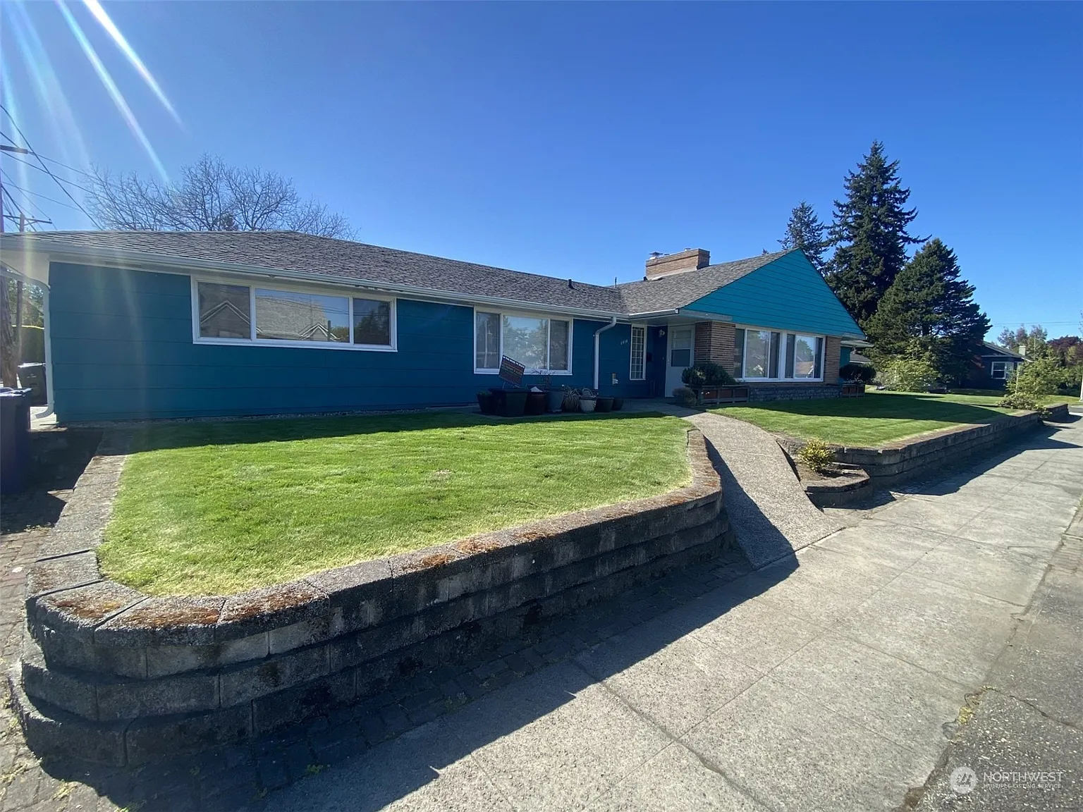 1414 N Cedar Street photo 1