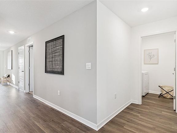 4th image of 1106 Amber Waves Rd