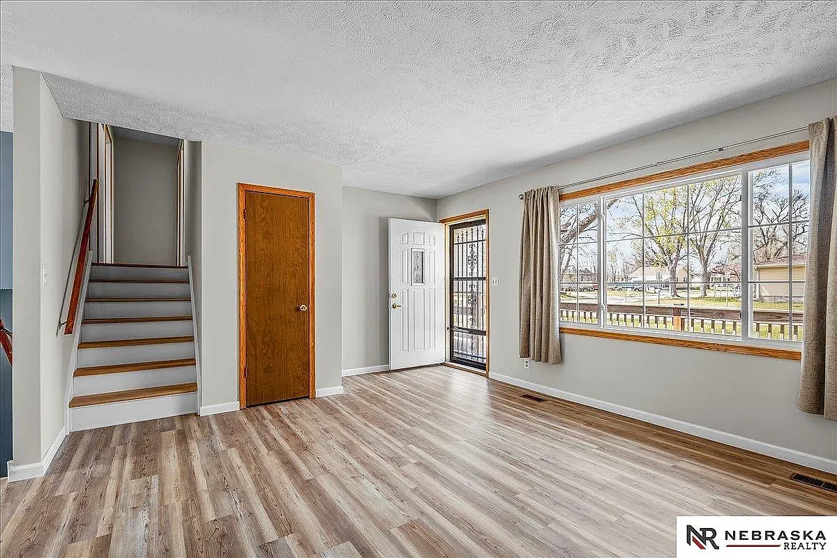 Building Photo - 300 N Coddington Ave