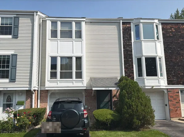 2214 Langdon Pl, Hoffman Estates, IL 60169