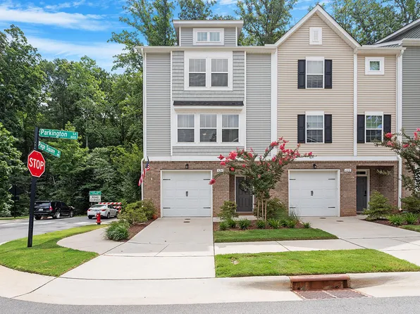 624 Parkington Ln, Cary, NC 27513