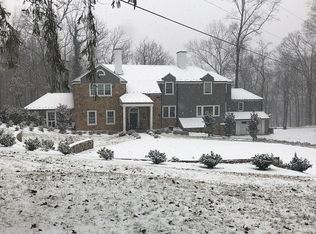 432 Woodlands Rd, Charlottesville, VA 22901