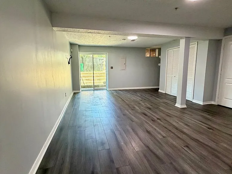 9804 Royal Commerce Pl — Photo 19