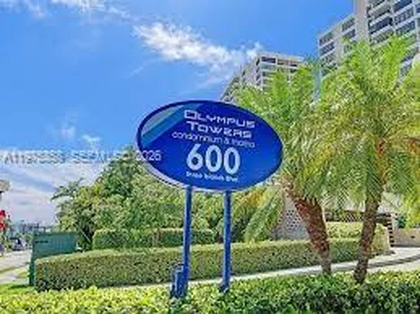 600 Three Islands Blvd APT 1014, Hallandale, FL 33009