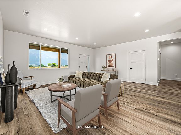 3rd image of 3576 Cimarron Ln