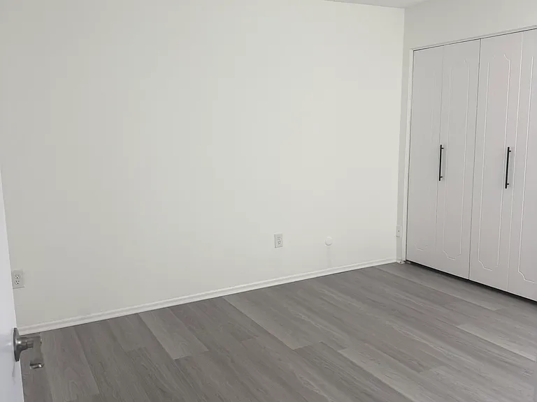 12540 Chandler Blvd #118 — Photo 9