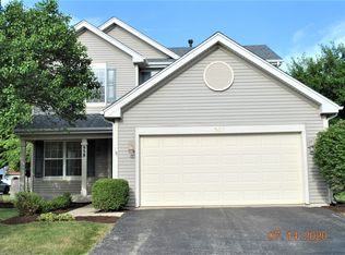 958 Shoreline Dr, Aurora, IL 60504