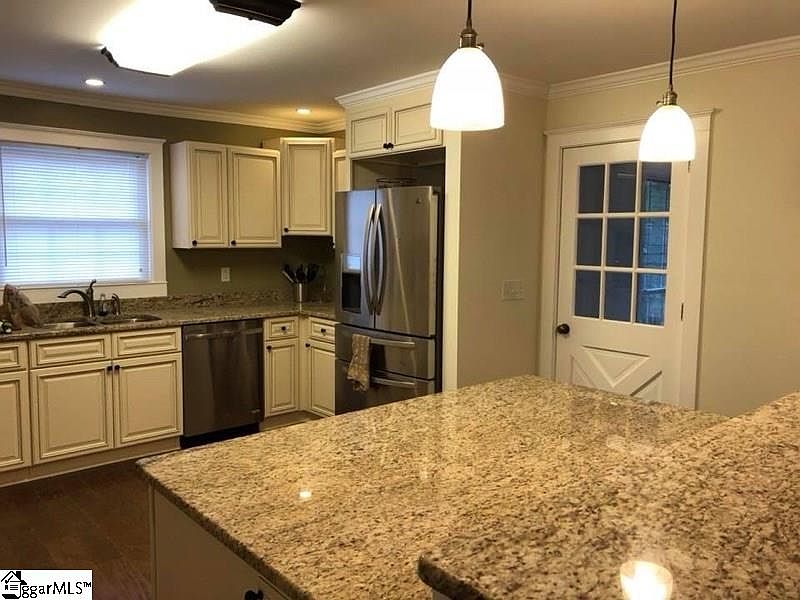 2nd image of 203 Blue Ridge Dr