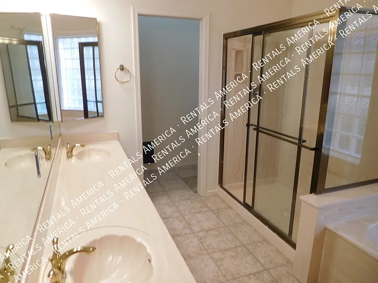 5747 N 105th Ln — Photo 10