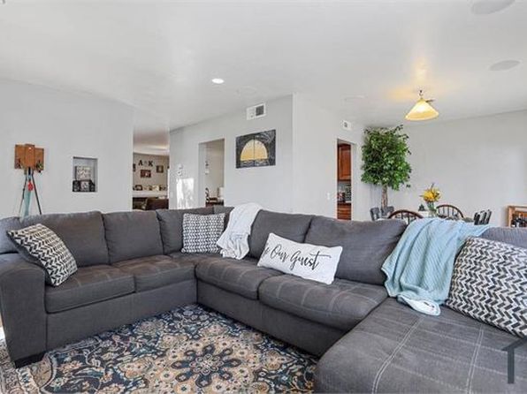 2095 Manzana Way