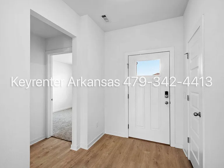 1071 Emerald St — Photo 5