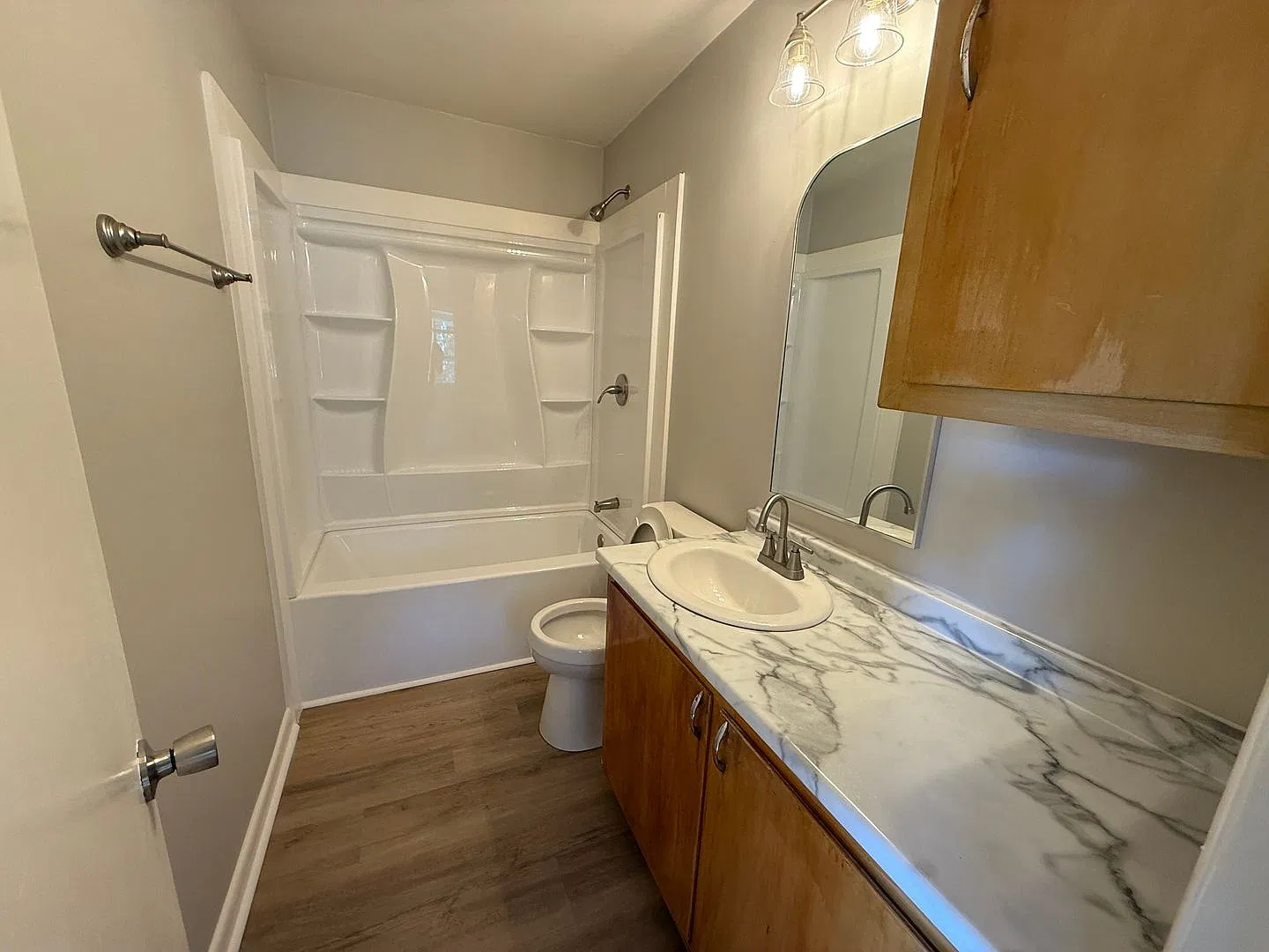 Claire Avenue Duplex — Photo 4