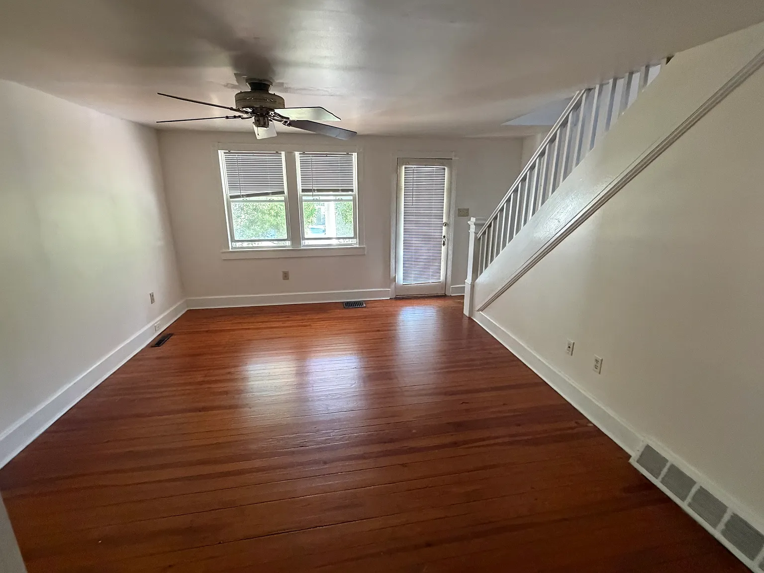 3 bed, 1650 sqft, $2,400 — Photo 3