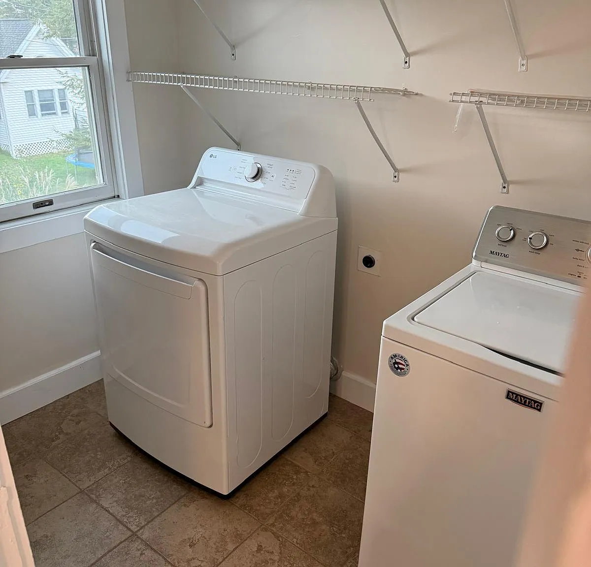 4 bed, 1.5 bath, 1513 sqft, $3,350 — Photo 3
