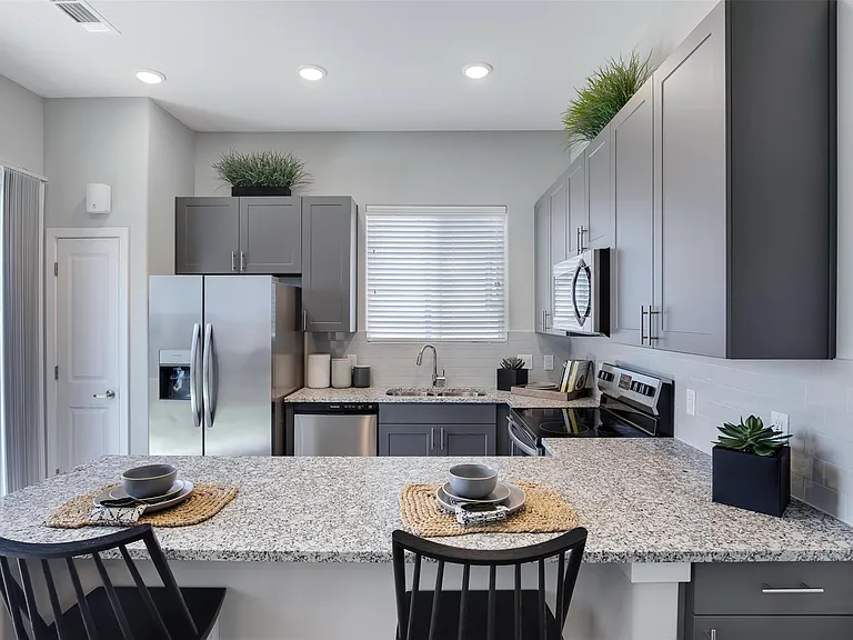 7207 Borland Dr — Photo 11