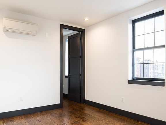 4th image of 703 Rogers Ave #2CC