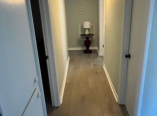 1202 Hacienda Dr, Sun City Center, FL 33573