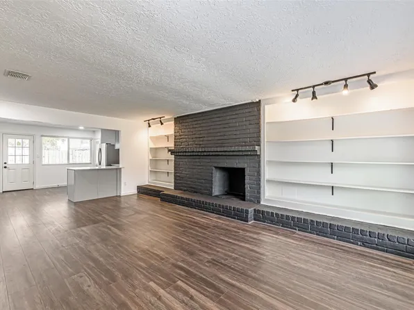 9414 Springview Ln, Houston, TX 77080